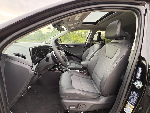 Certified 2025 Kia Niro EX Touring FWD image 9
