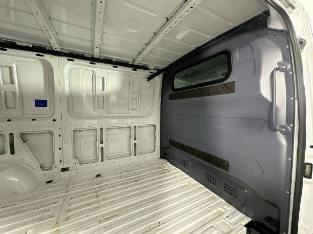 Used 2024 Mercedes-Benz Sprinter 2500 image 4