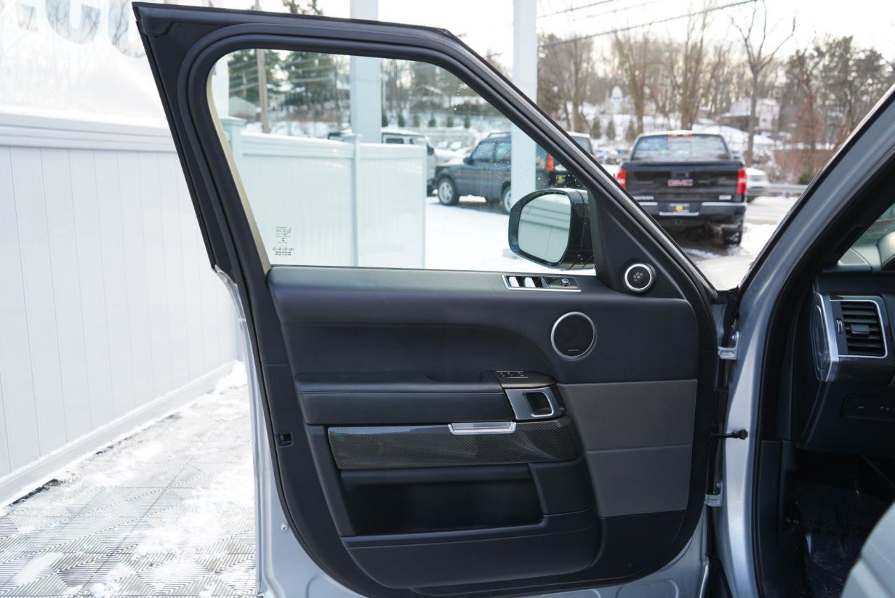 Used 2019 Land Rover Range Rover Sport SVR image 31