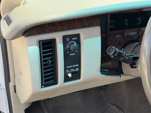 Used 1996 Cadillac Fleetwood Brougham RWD image 15