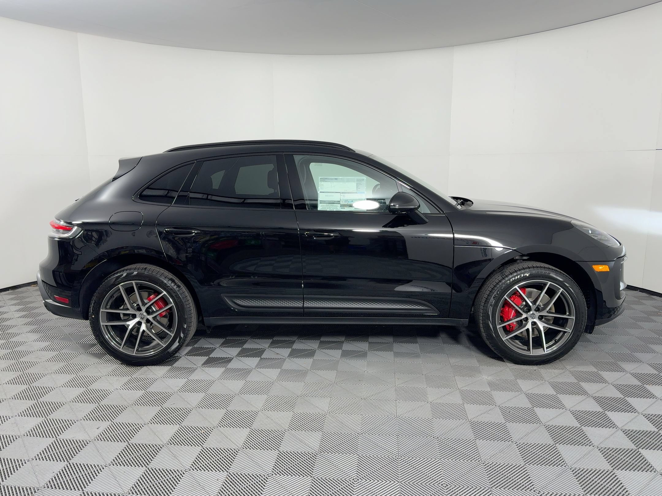 Used 2026 Porsche Macan S AWD/4WD image 8