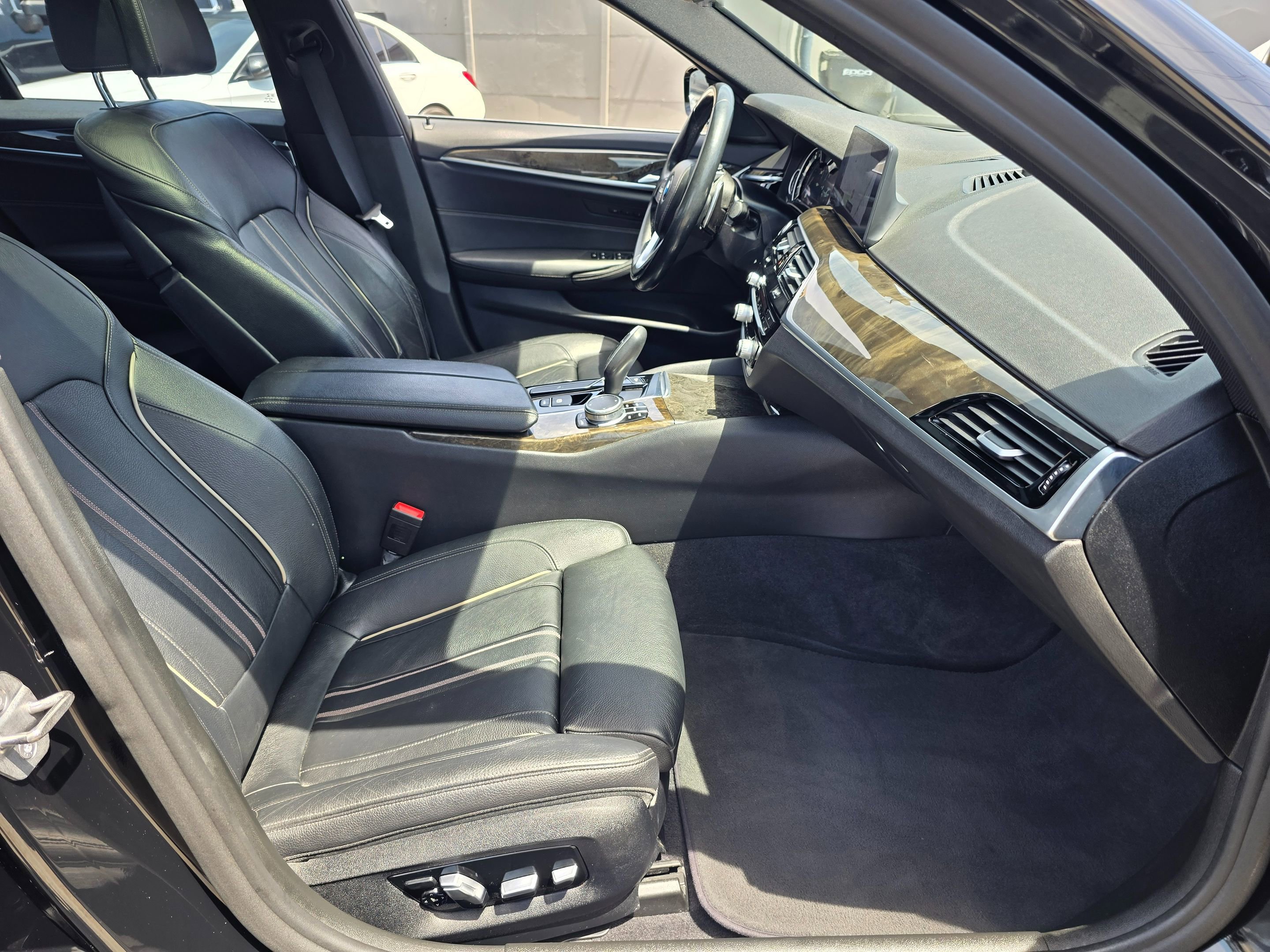 Used 2018 BMW 530i RWD image 10
