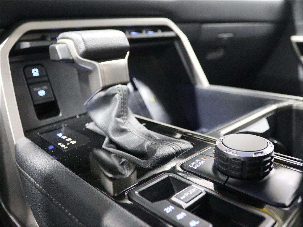 Used 2023 Toyota Tundra Limited AWD/4WD image 34