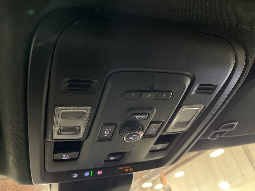 Certified 2024 Chevrolet Suburban Z71 w/ Off-Road Capability Package image 18