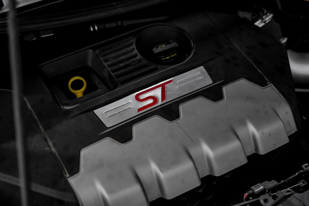 Used 2015 Ford Focus ST FWD image 46