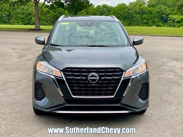 Used 2022 Nissan Kicks SV FWD image 2