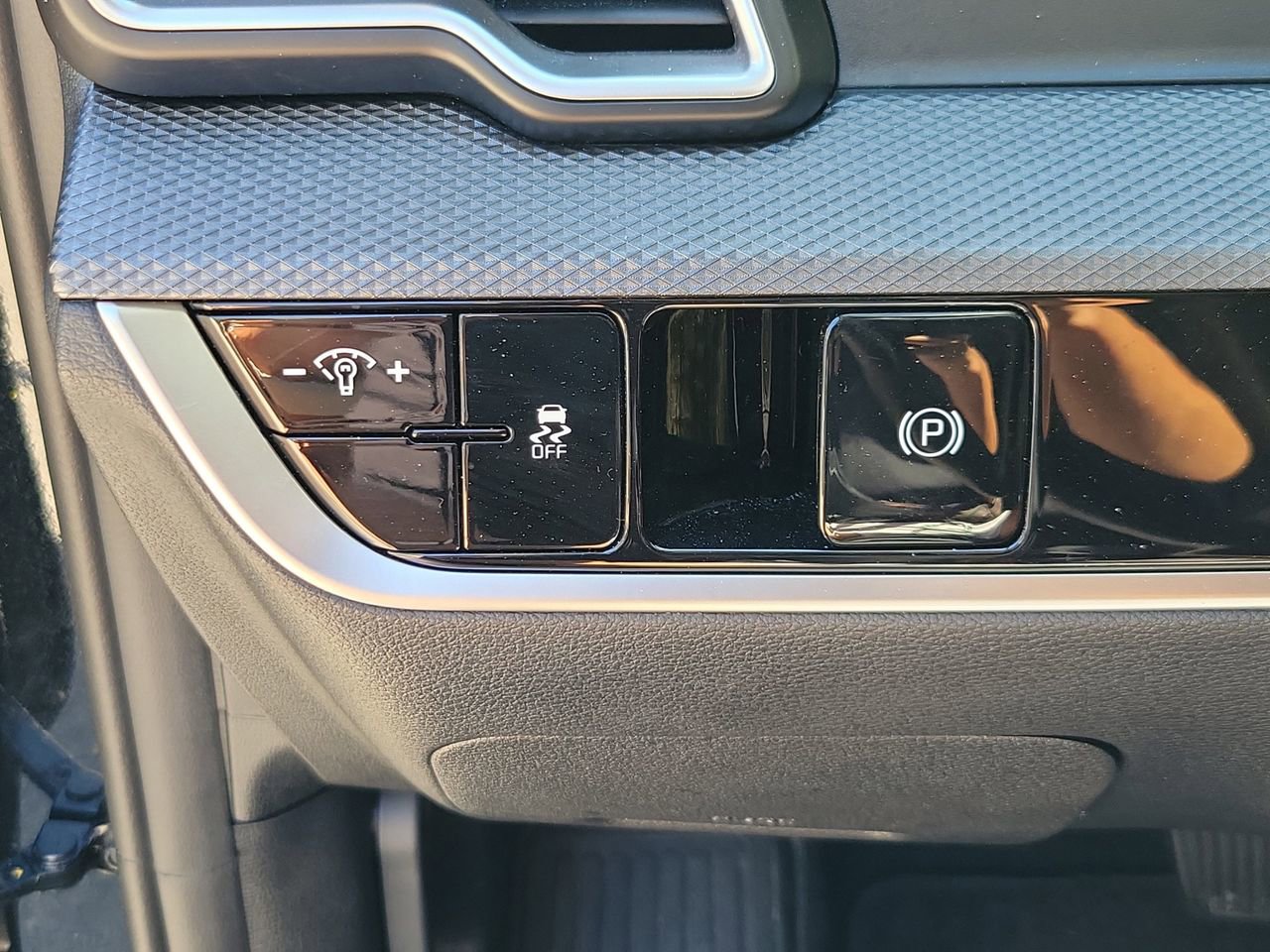 Used 2025 Kia Sportage LX image 29