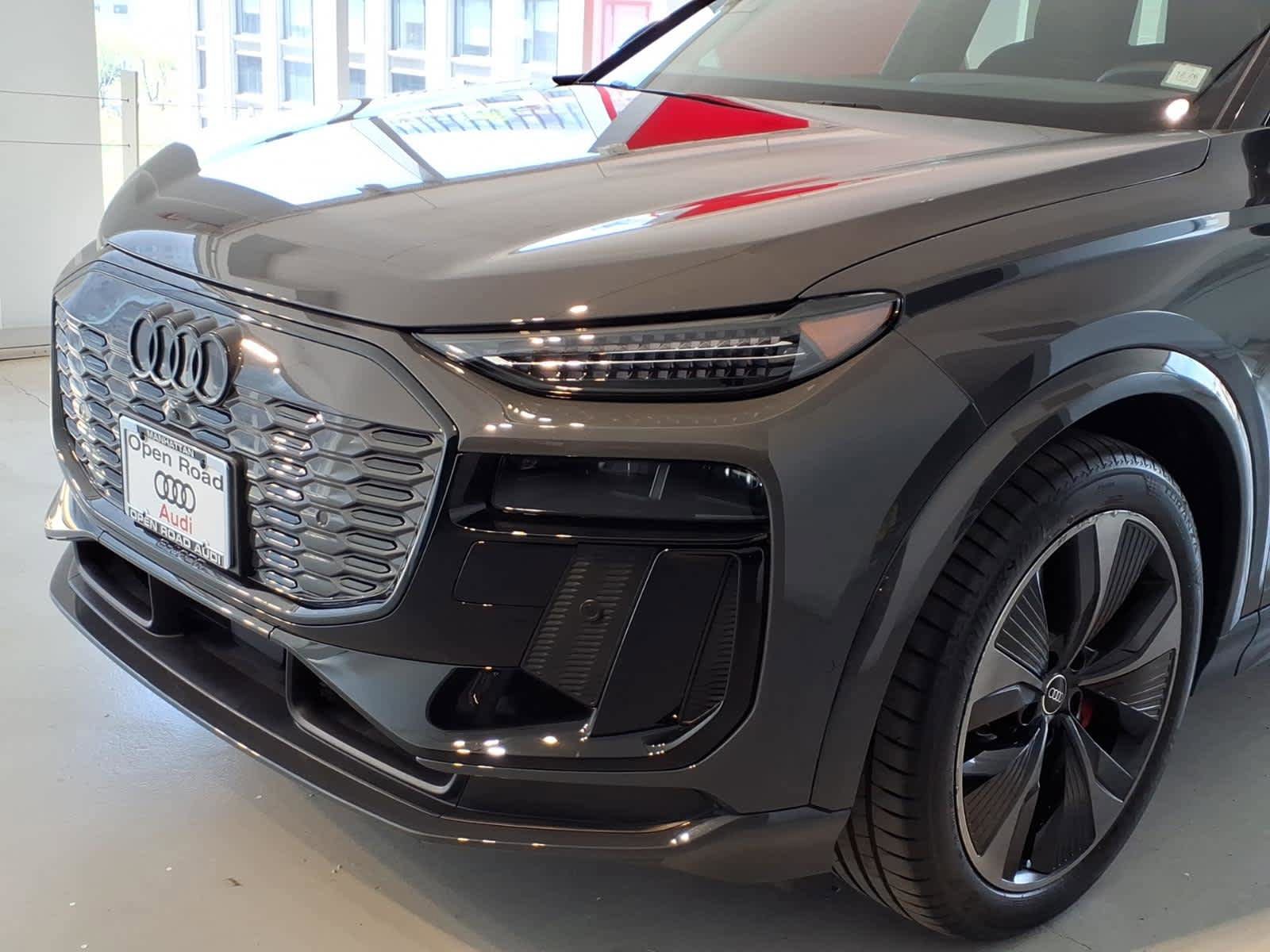 Used 2025 Audi SQ6 e-tron Prestige AWD/4WD image 7