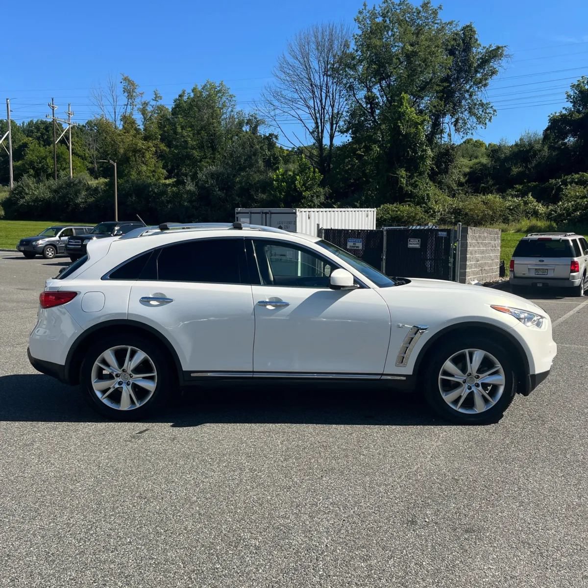 Used 2014 INFINITI QX70 AWD w/ Premium Package image 10