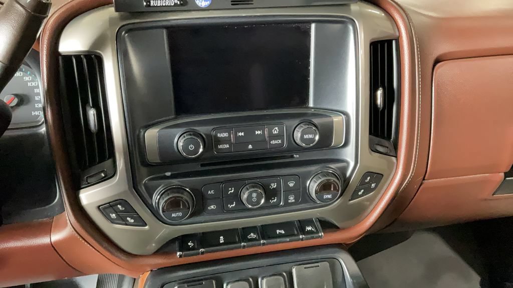 Used 2018 Chevrolet Silverado 1500 High Country AWD/4WD image 24