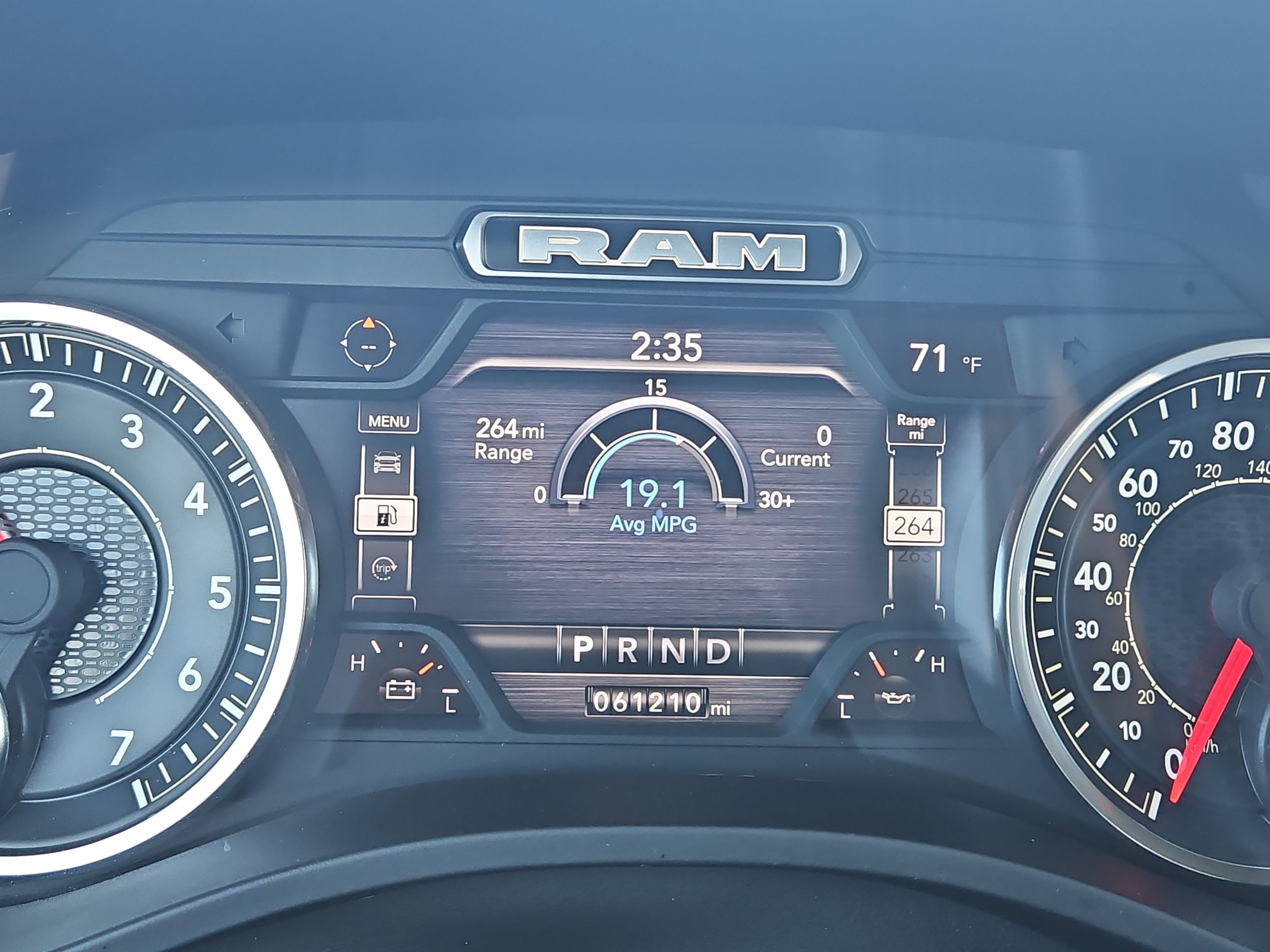 Used 2024 RAM 1500 Laramie AWD/4WD image 21
