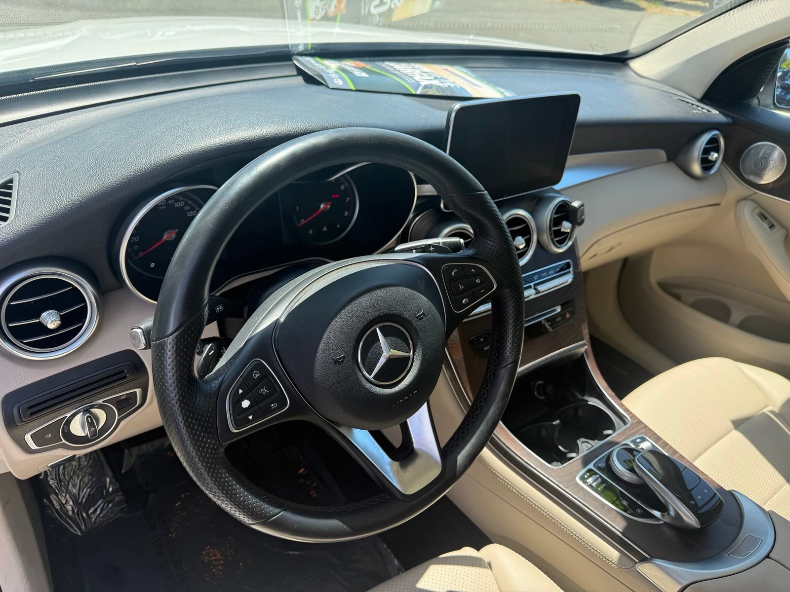 Used 2019 Mercedes-Benz GLC 300 4MATIC image 17