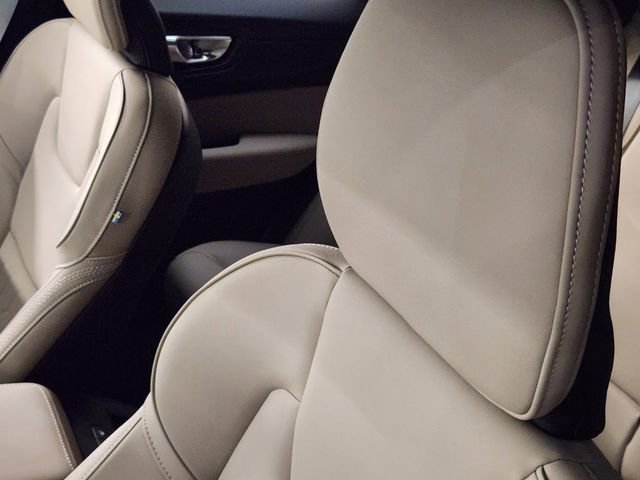 New 2026 Volvo XC60 B5 Plus w/ Protection Package Premier AWD/4WD image 15
