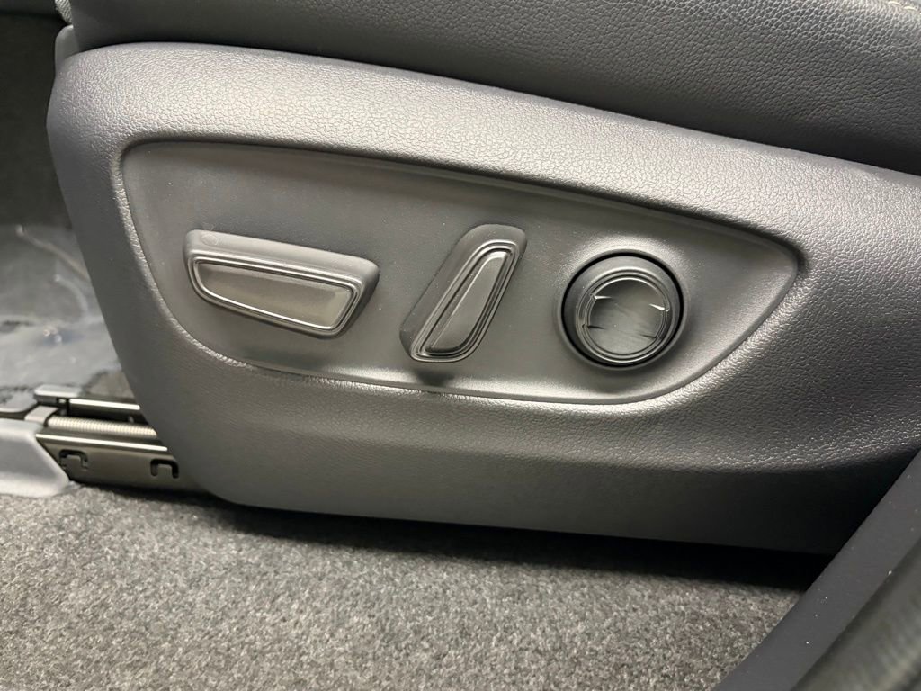 Used 2025 Toyota Land Cruiser w/ Premium Package image 18