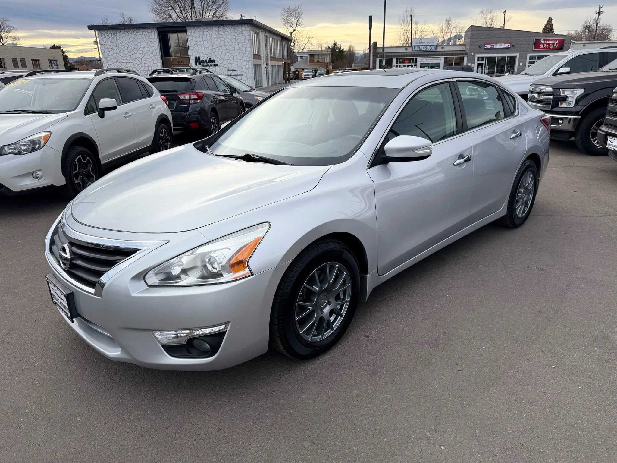 Used 2013 Nissan Altima 3.5 SV w/ Navigation Pkg image 5