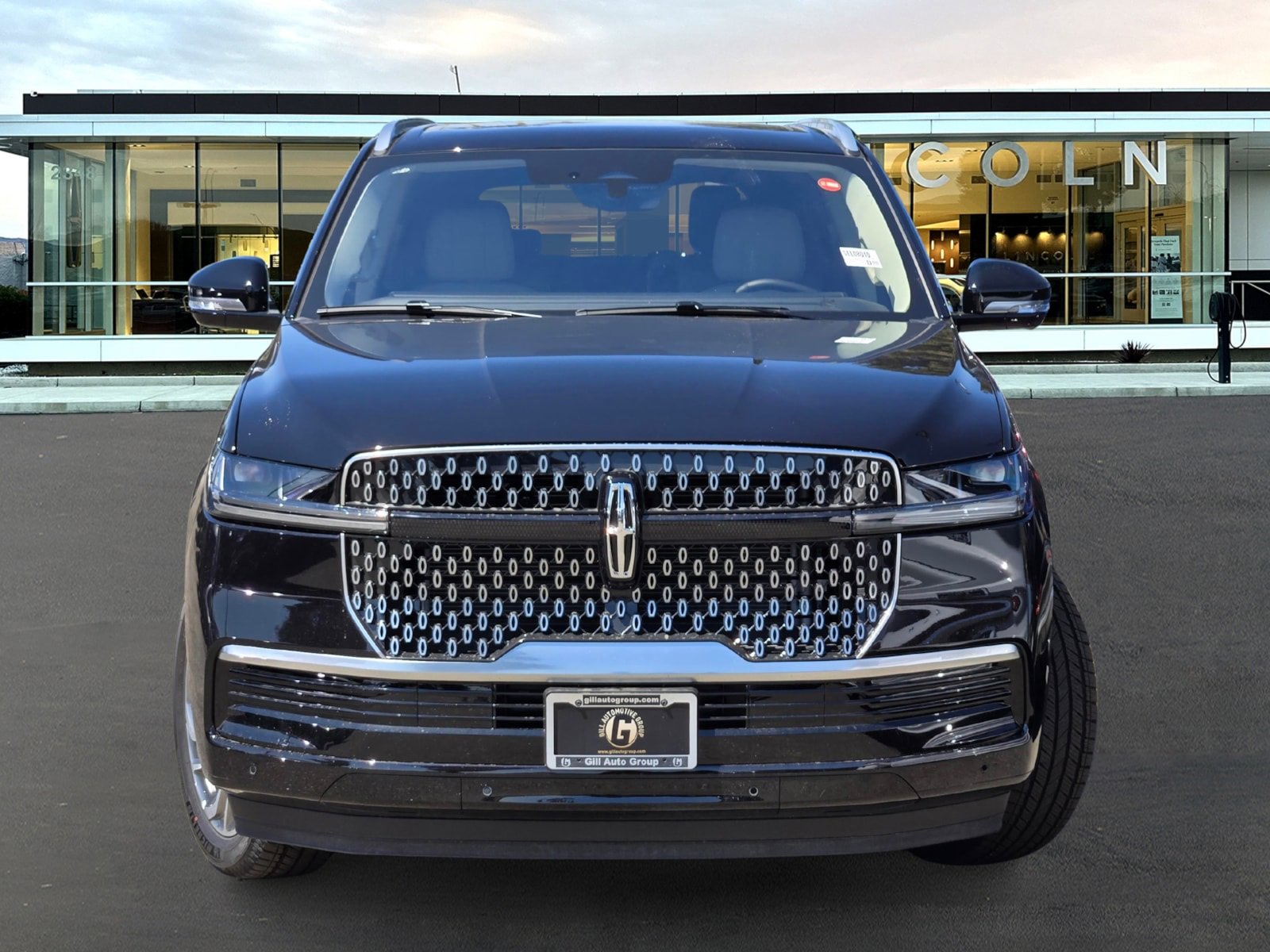 New 2025 Lincoln Navigator Reserve image 2