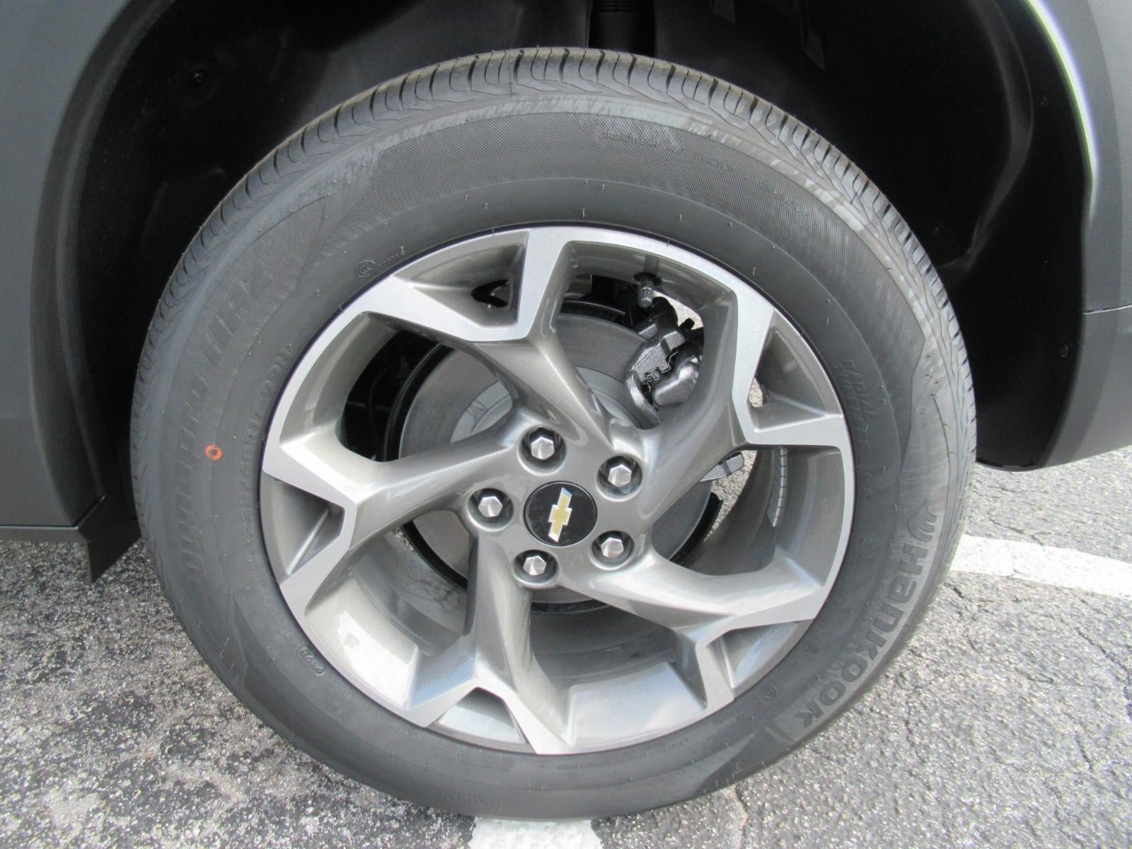 New 2026 Chevrolet Trax LT w/ Sunroof Package FWD image 8