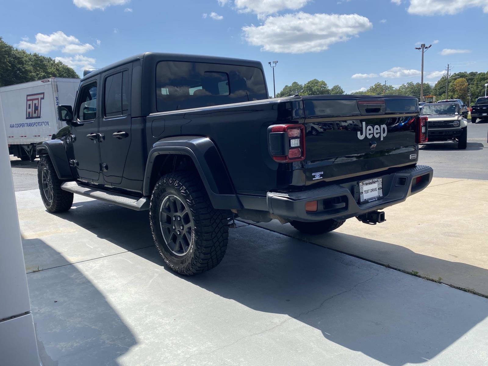 Used 2020 Jeep Gladiator Overland AWD/4WD image 8