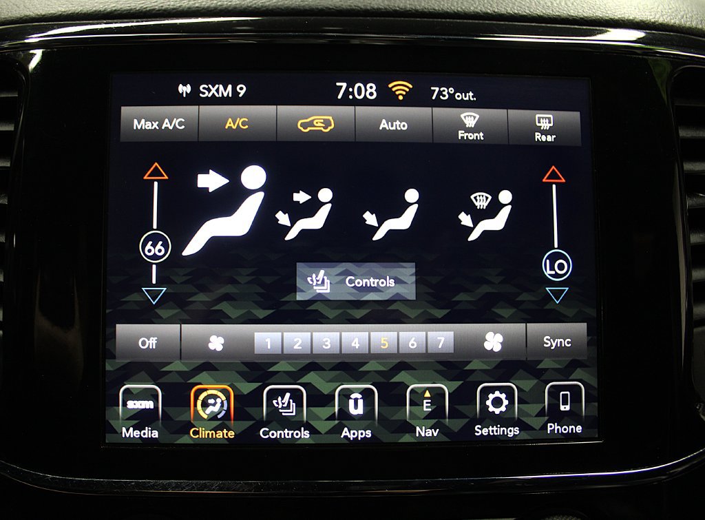 Certified 2021 Jeep Grand Cherokee Limited w/ Luxury Group II AWD/4WD image 17