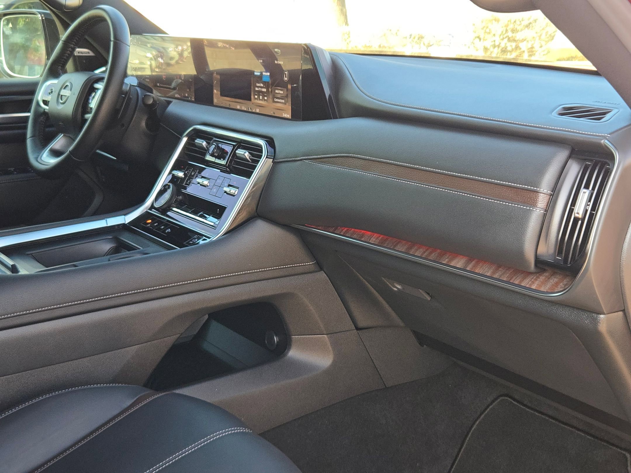 Certified 2025 Nissan Armada SL w/ Captain's Chari Seat Package image 31