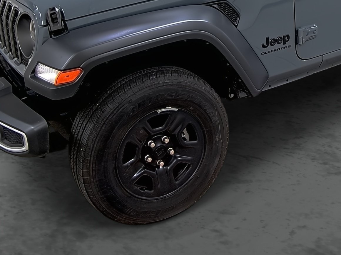 Used 2025 Jeep Gladiator Sport AWD/4WD image 7