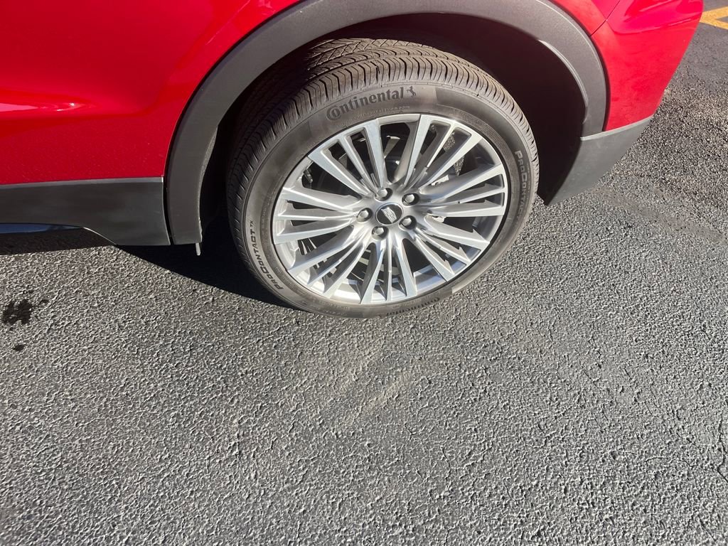 Used 2025 Cadillac XT4 Premium Luxury w/ Technology Package image 33