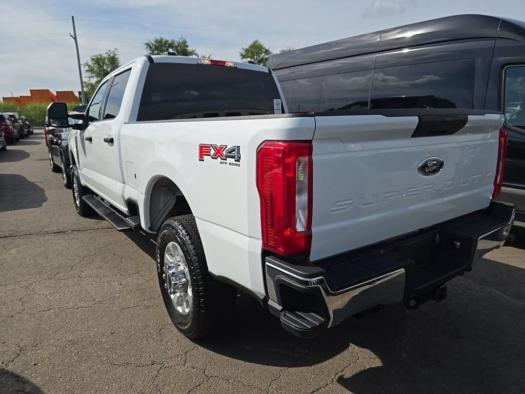 Used 2024 Ford F350 XLT w/ FX4 Off-Road Package AWD/4WD image 3