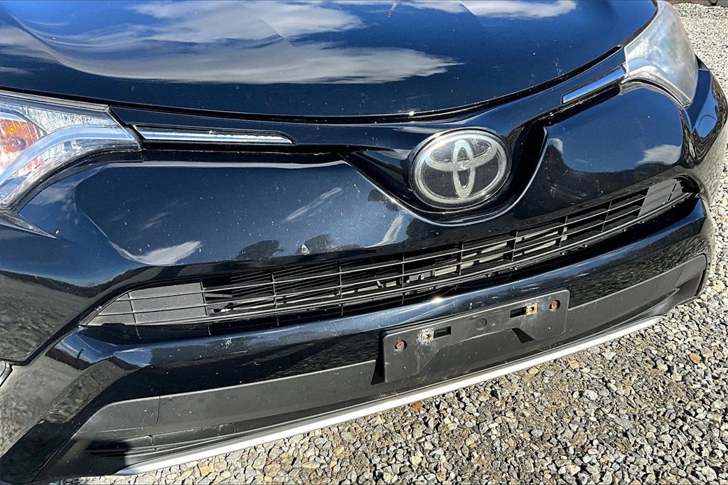Used 2018 Toyota RAV4 XLE image 24