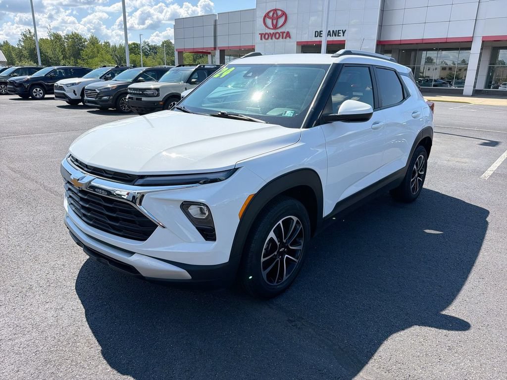 Used 2024 Chevrolet TrailBlazer LT AWD/4WD image 4