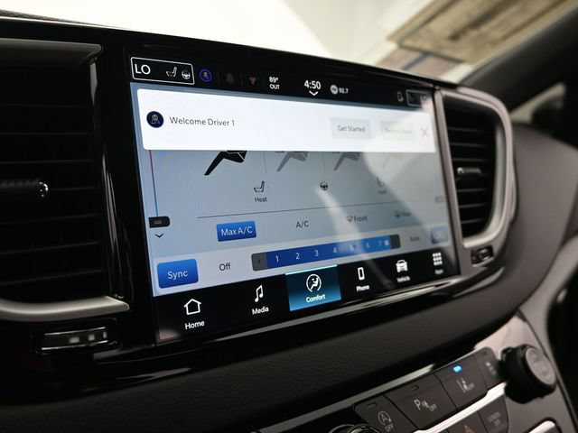 New 2025 Chrysler Voyager LX FWD image 32