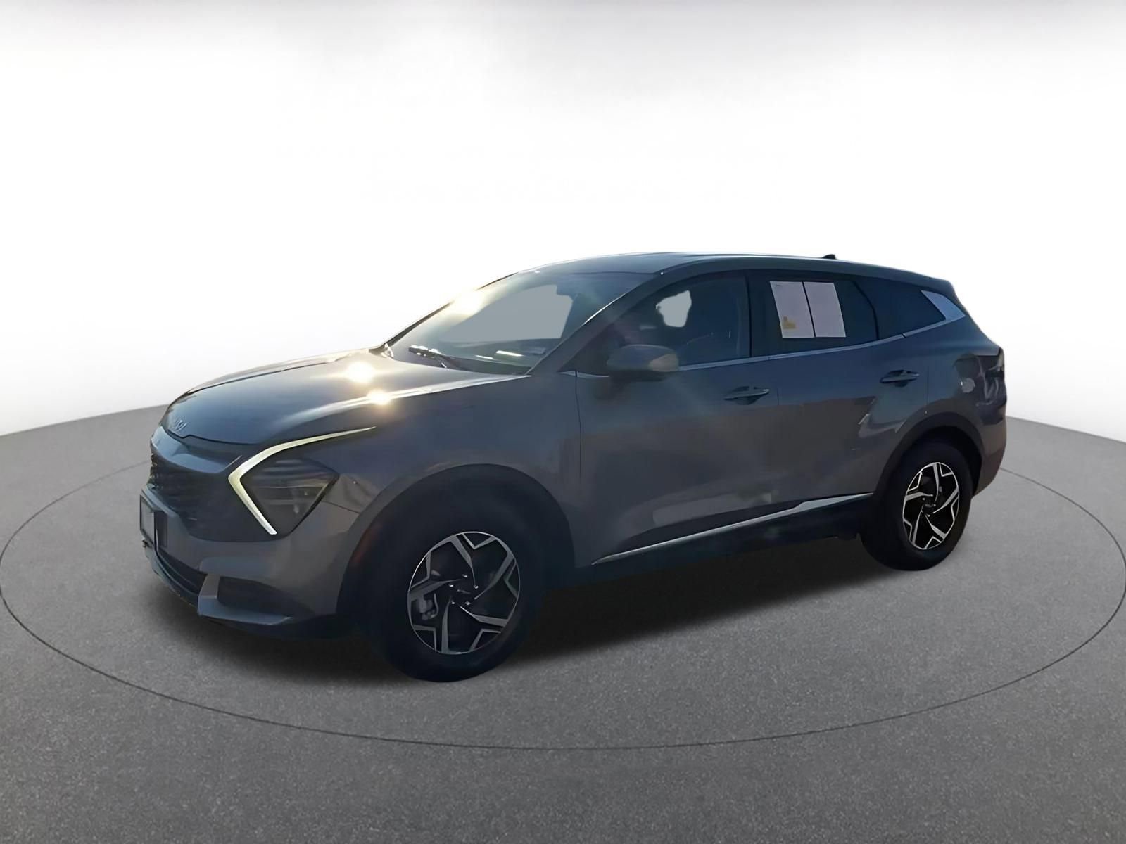 Used 2025 Kia Sportage LX image 7