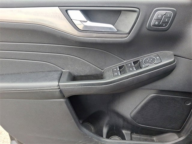 Used 2022 Ford Escape Titanium image 12