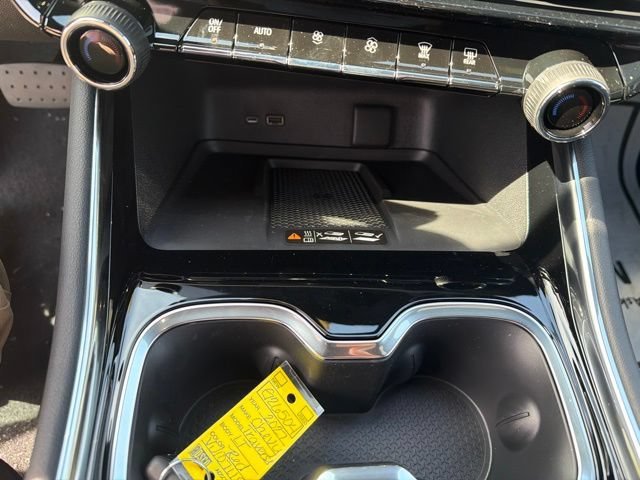 New 2027 Chevrolet Traverse LT w/ Driver Confidence Package FWD image 25