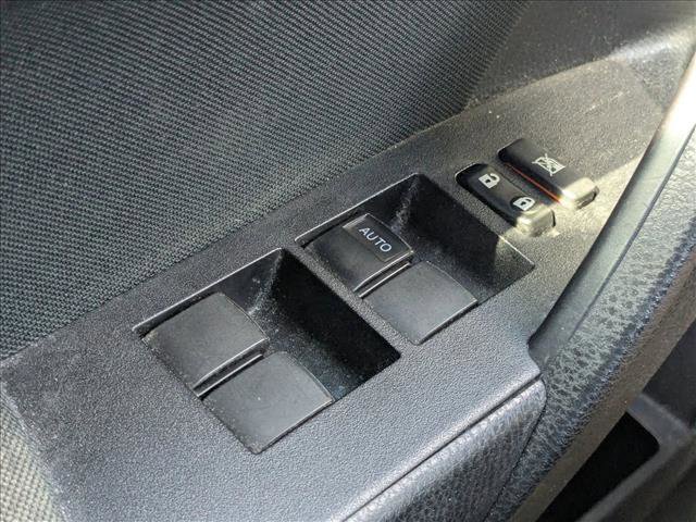 Used 2018 Toyota Corolla LE image 12