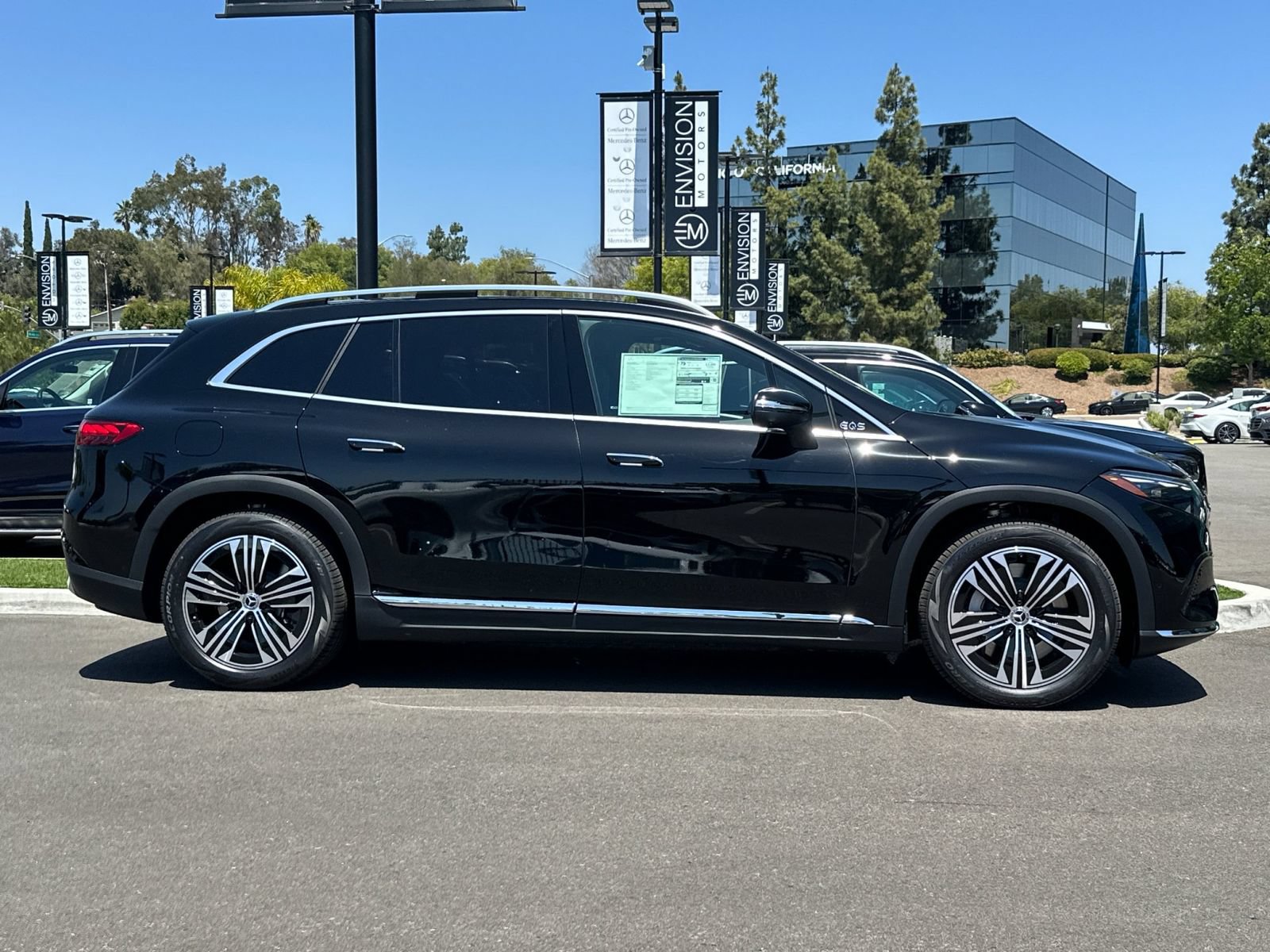 New 2026 Mercedes-Benz EQS 400 4MATIC SUV image 2