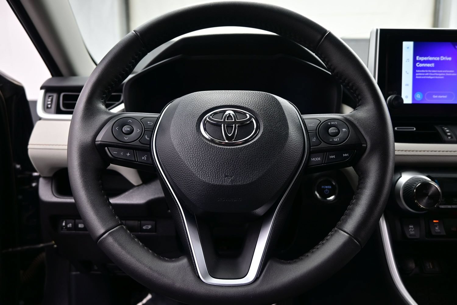 Used 2025 Toyota RAV4 XLE Premium w/ Weather Package AWD/4WD image 25