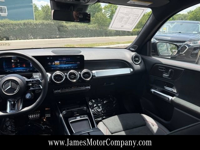 Used 2025 Mercedes-Benz GLB 35 AMG 4MATIC image 19