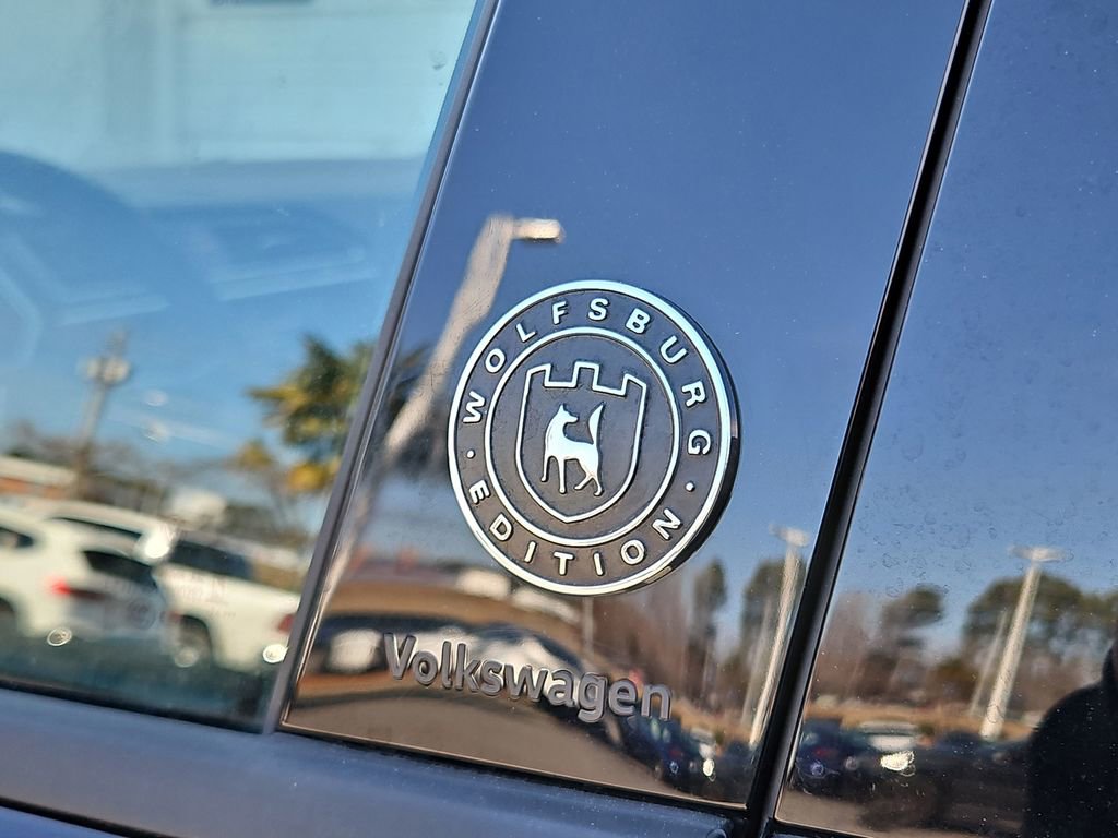 Used 2024 Volkswagen Tiguan Wolfsburg Edition image 33