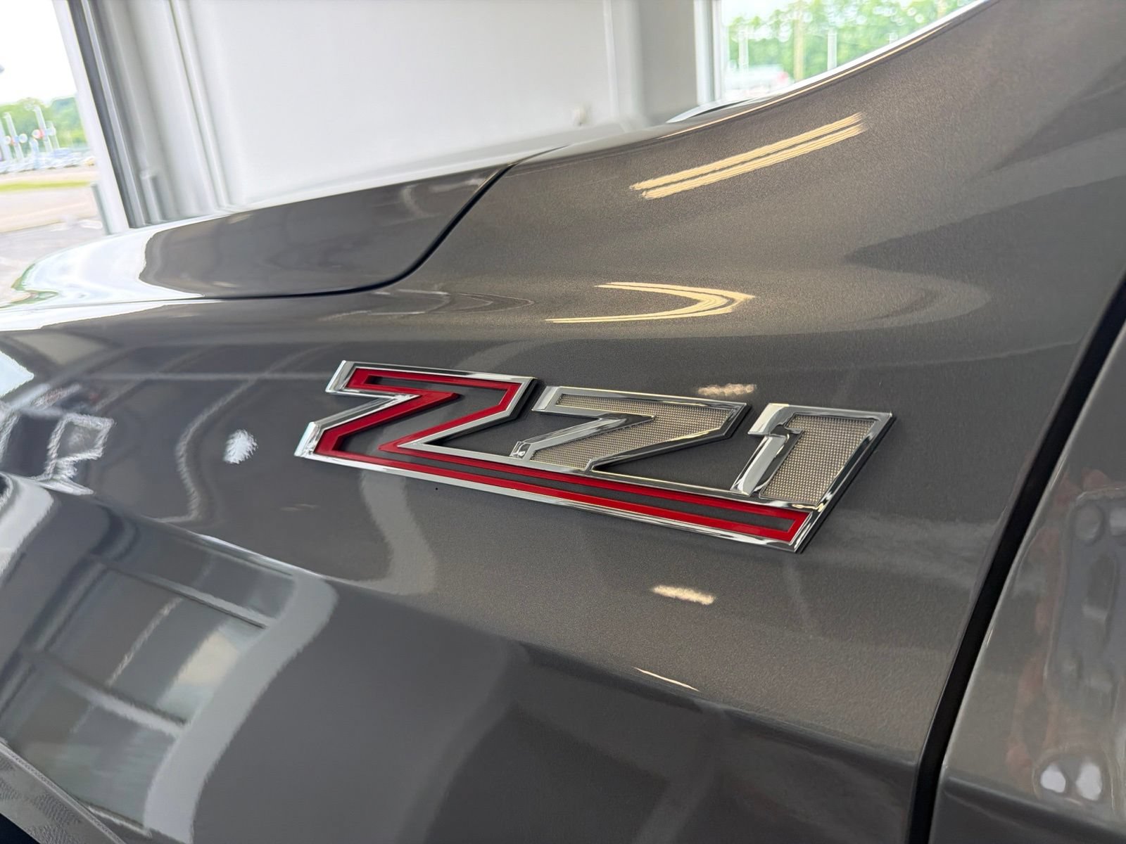 Used 2022 Chevrolet Tahoe Z71 w/ Luxury Package AWD/4WD image 9