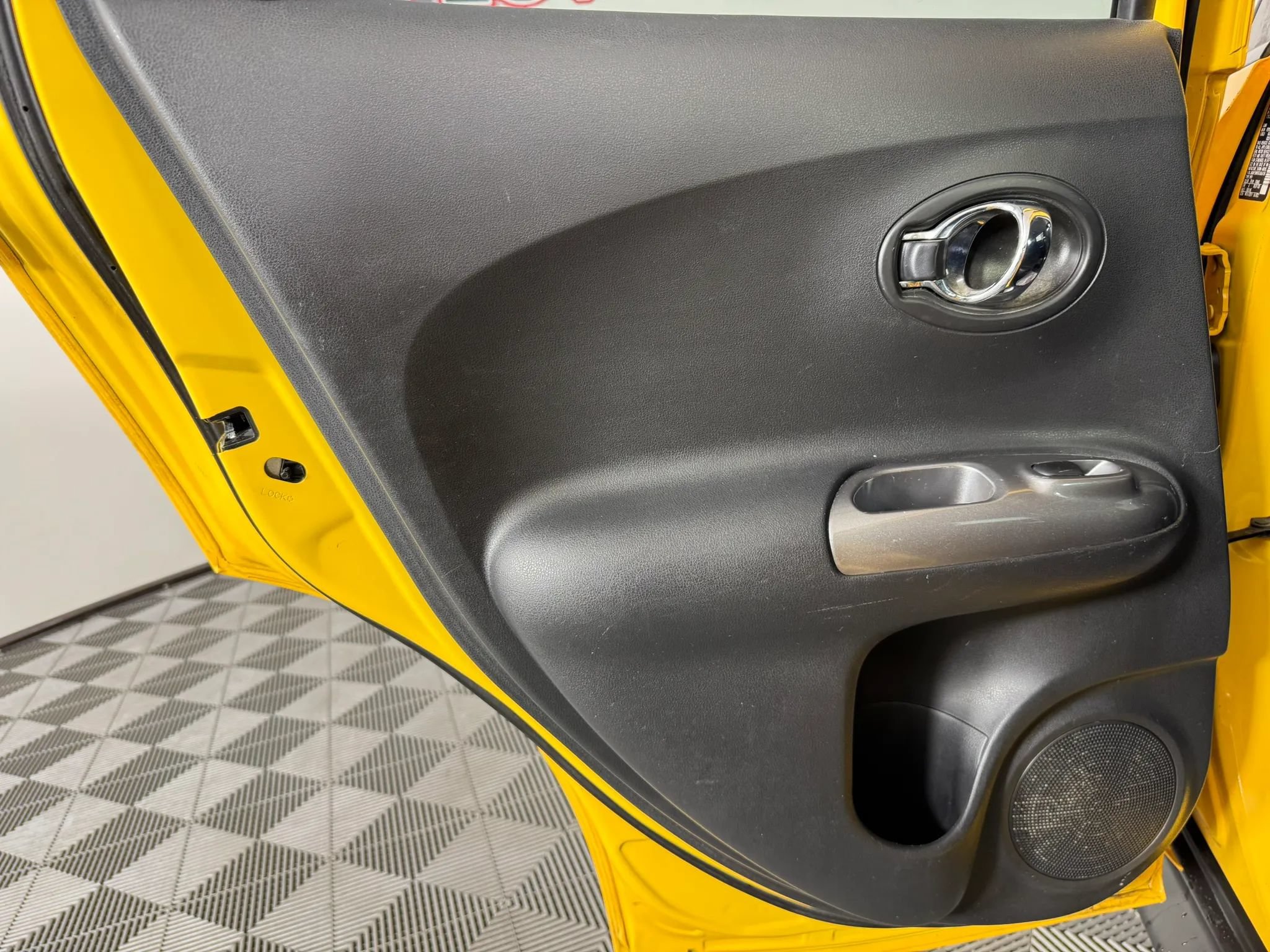 Used 2016 Nissan Juke SL FWD image 40
