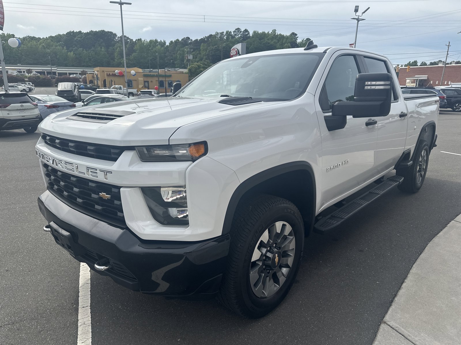 Used 2022 Chevrolet Silverado 2500 Custom w/ Custom Value Package AWD/4WD image 4