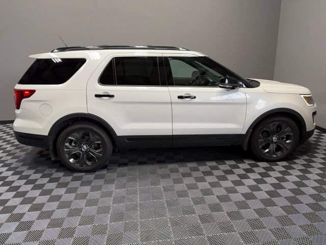 Used 2018 Ford Explorer Sport w/ Equipment Group 401A AWD/4WD image 7