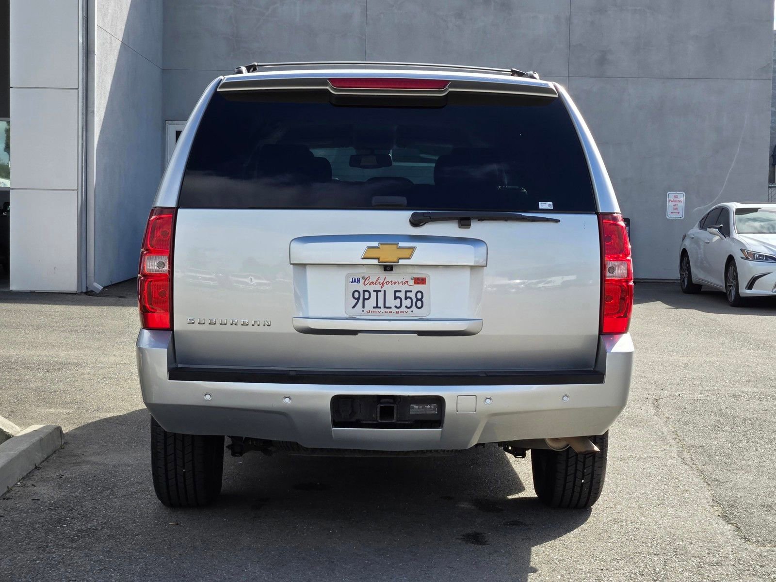 Used 2014 Chevrolet Suburban LT image 5