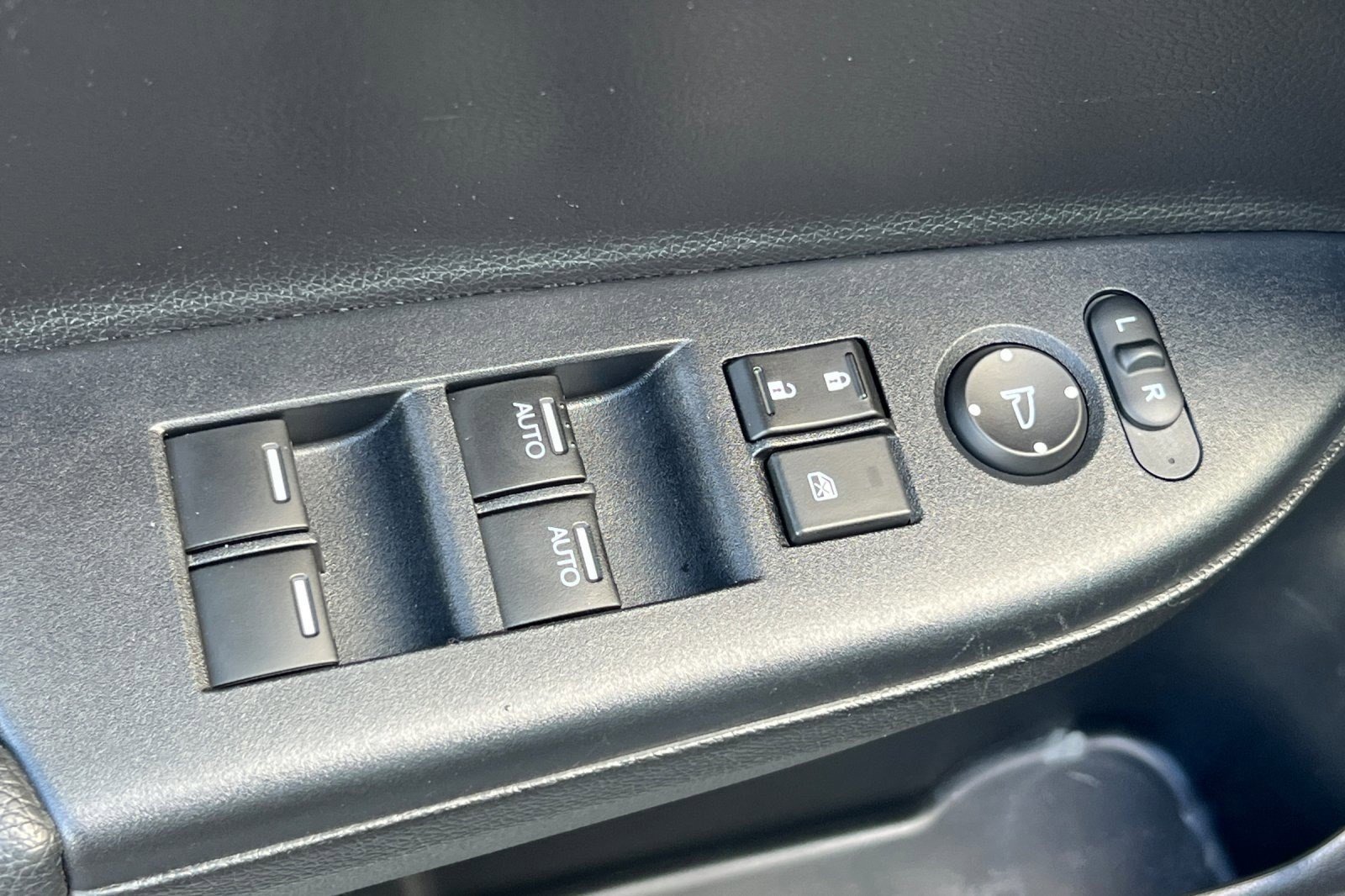 Used 2017 Honda Accord EX-L image 13