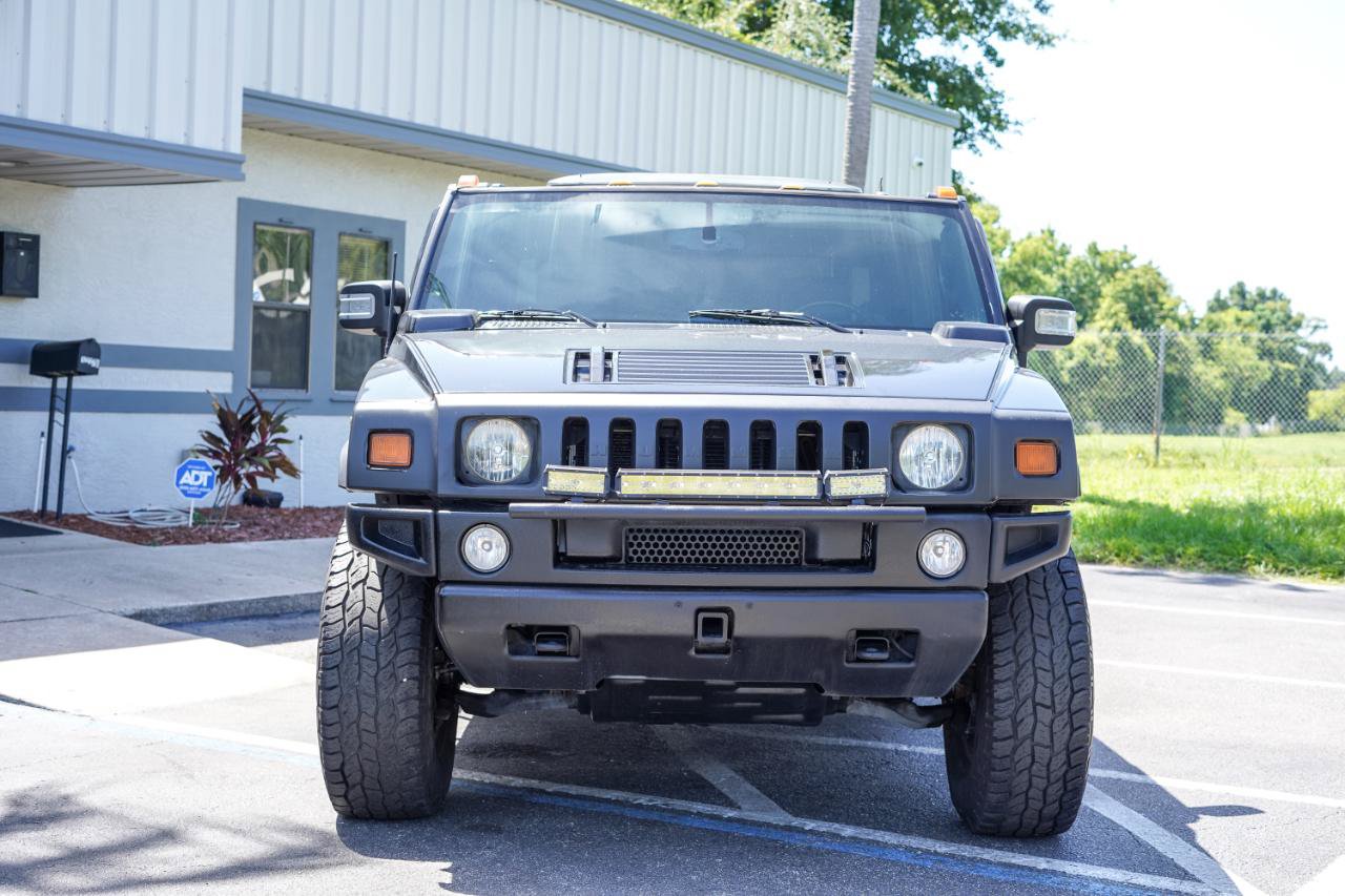 Used 2005 HUMMER H2 SUT w/ Preferred Equipment Group AWD/4WD image 2