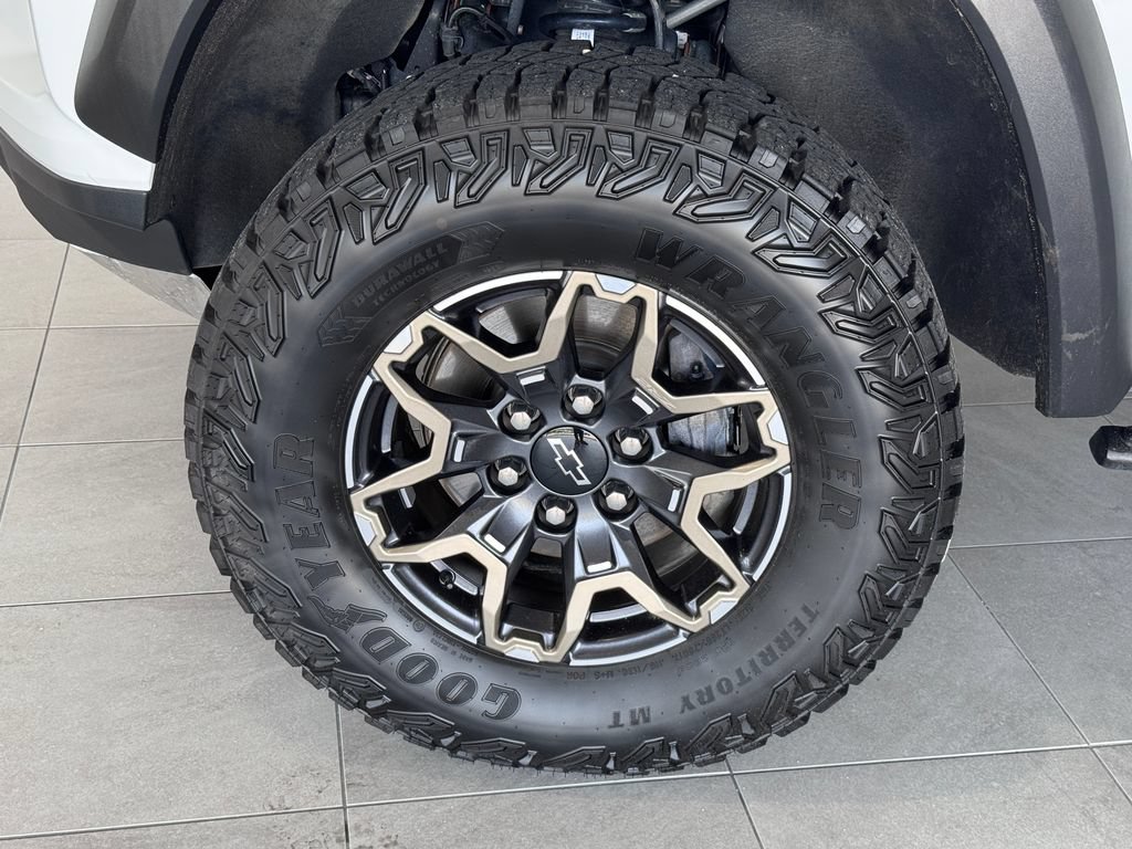 Certified 2025 Chevrolet Colorado ZR2 w/ Technology Package AWD/4WD image 4