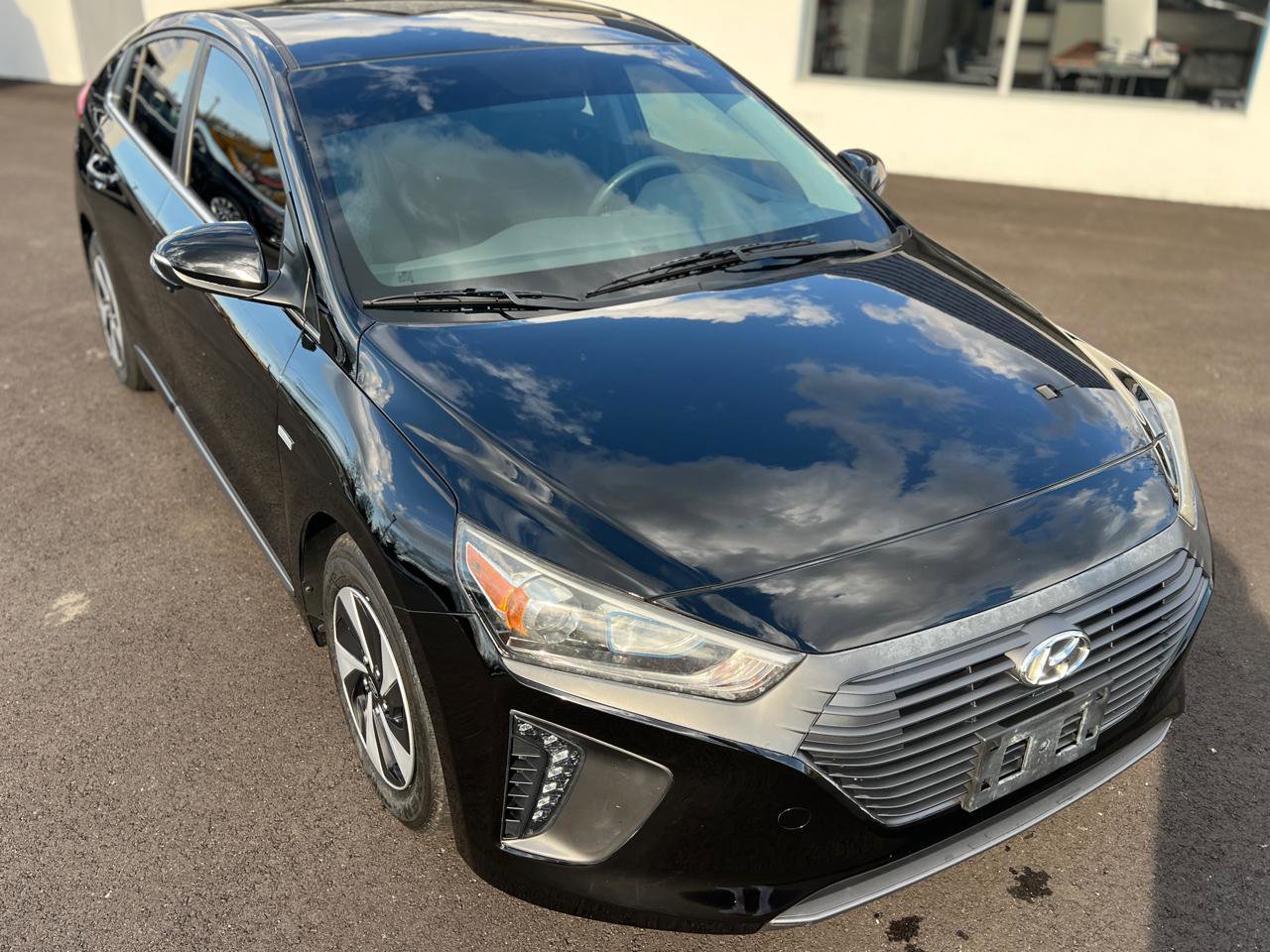 Used 2018 Hyundai Ioniq SEL FWD image 6