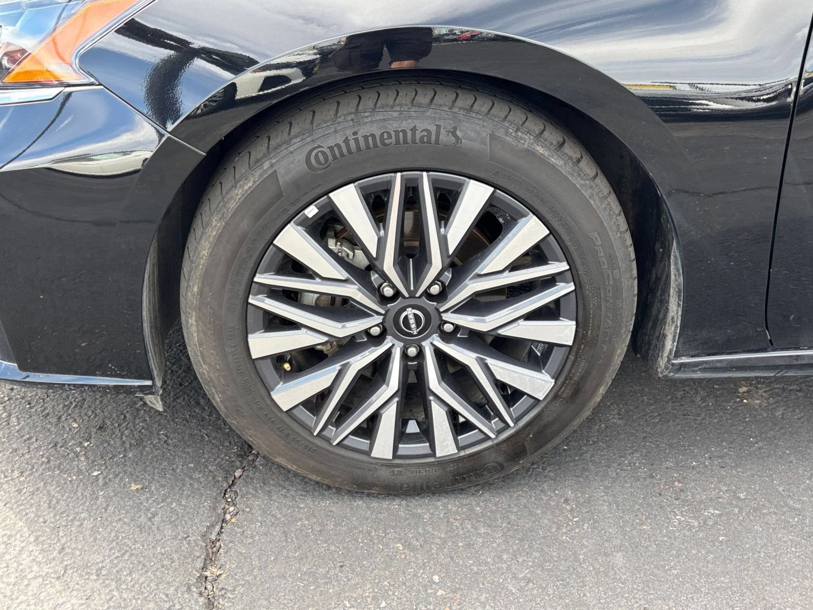 Used 2025 Nissan Altima 2.5 SV FWD image 29