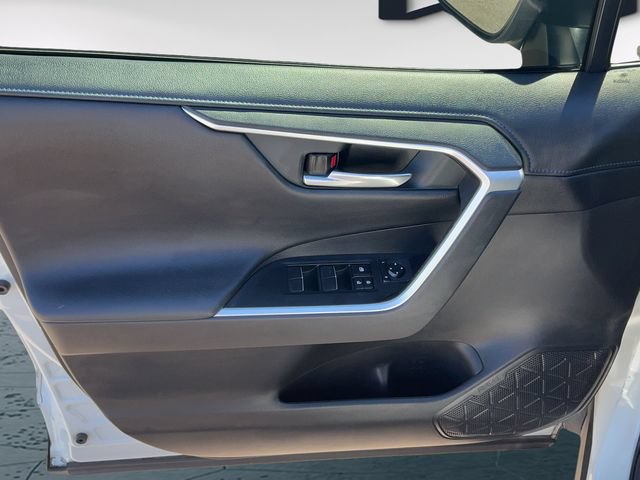 Used 2020 Toyota RAV4 XSE AWD/4WD image 19