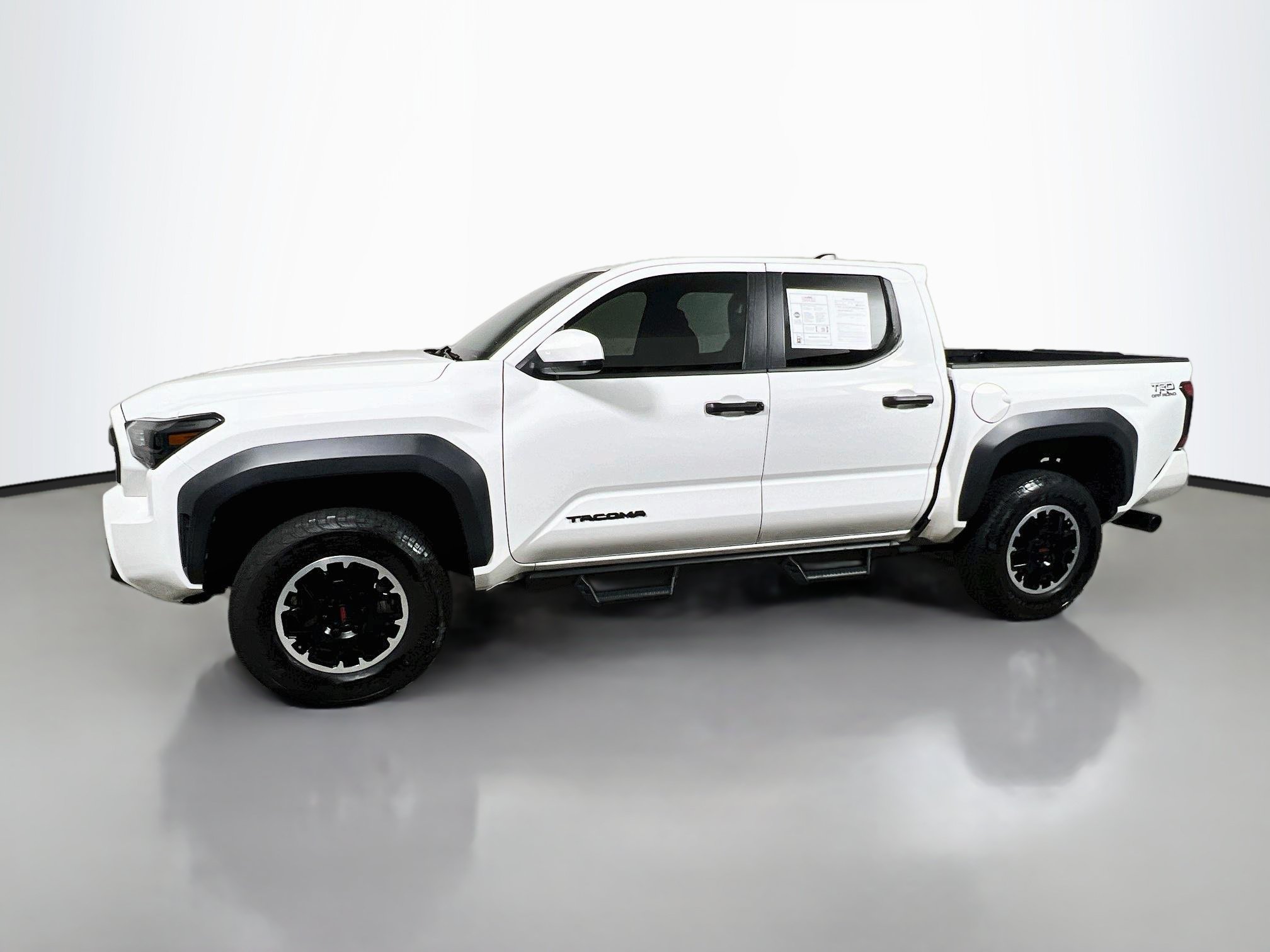 Used 2024 Toyota Tacoma TRD Off-Road AWD/4WD image 9